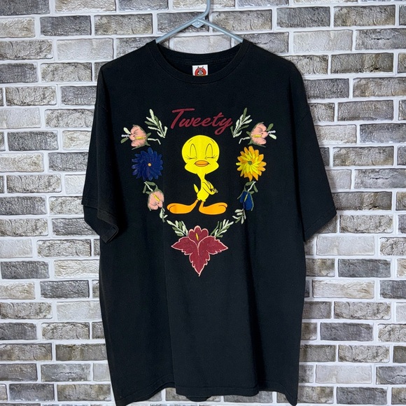 Vintage 1999 Looney Tunes Tweety w/stitched flowers t-shirt Sz XL‎ Unisex - Picture 1 of 6